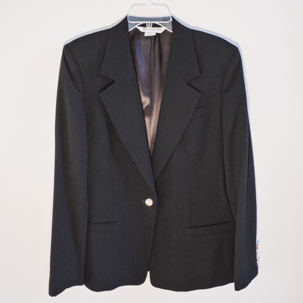 Austin Reed - Women's Suit Jacket (Black)